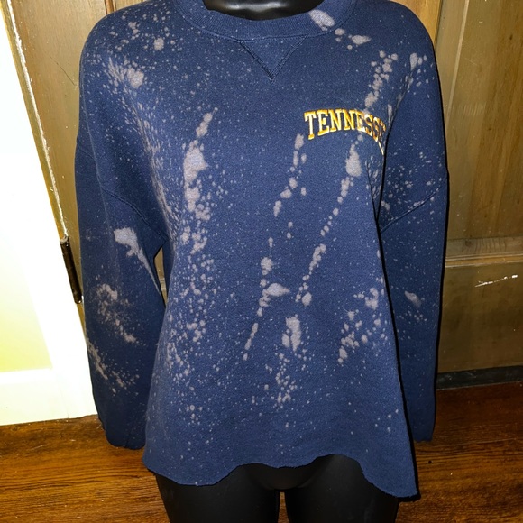2/$30 Vintage Russell Athletic TN Navy Cropped Raw Hem Long Sleeve Pullover XL - Picture 2 of 12